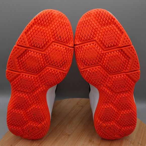 Nike Shoes Lebron Witness II 4.5Y Womens 6 Black Red White Basketball Athletic - Picture 5 of 8